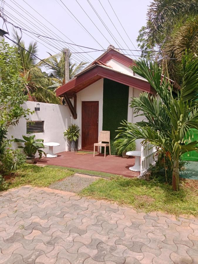 Home Stay Resort Нилавели Екстериор снимка