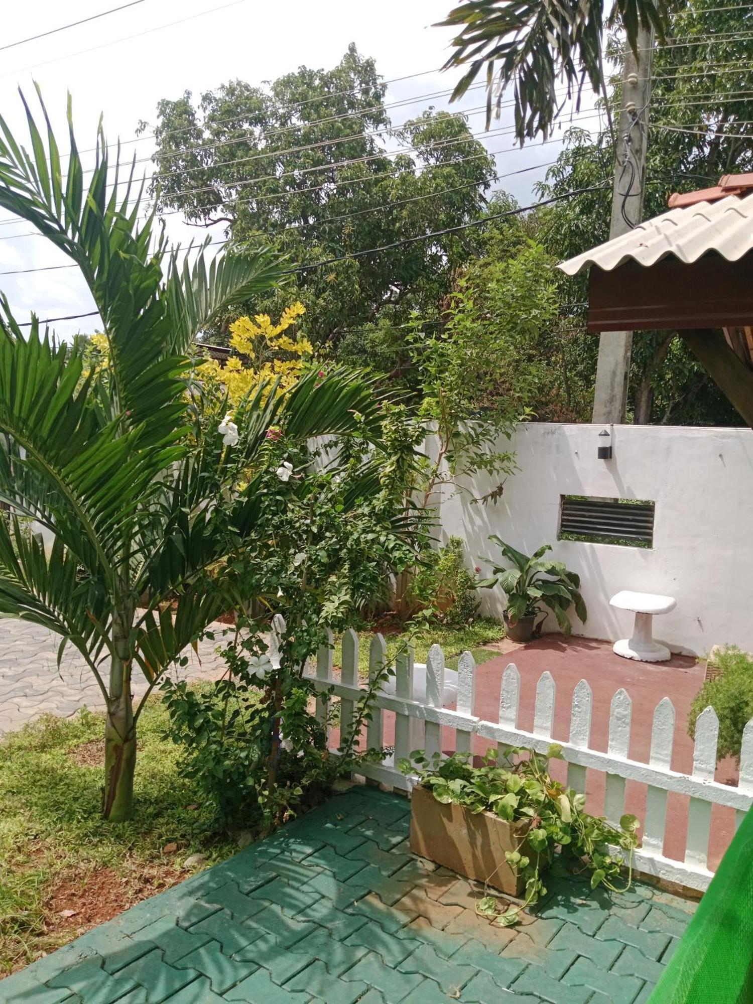 Home Stay Resort Нилавели Екстериор снимка